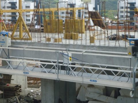 Electric suspended scaffold