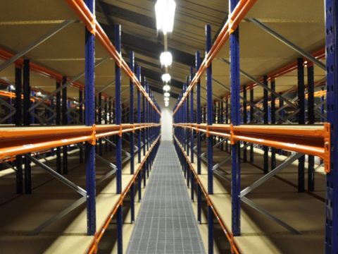 Medium-duty shelving