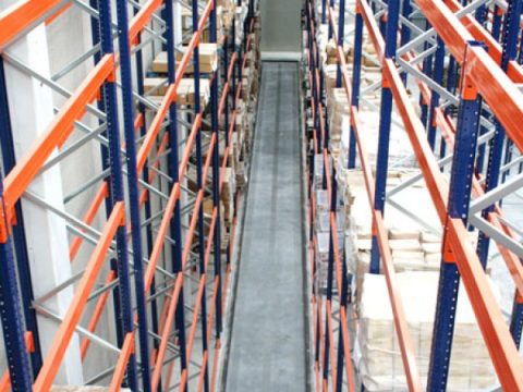 Heavy-duty pallet shelving