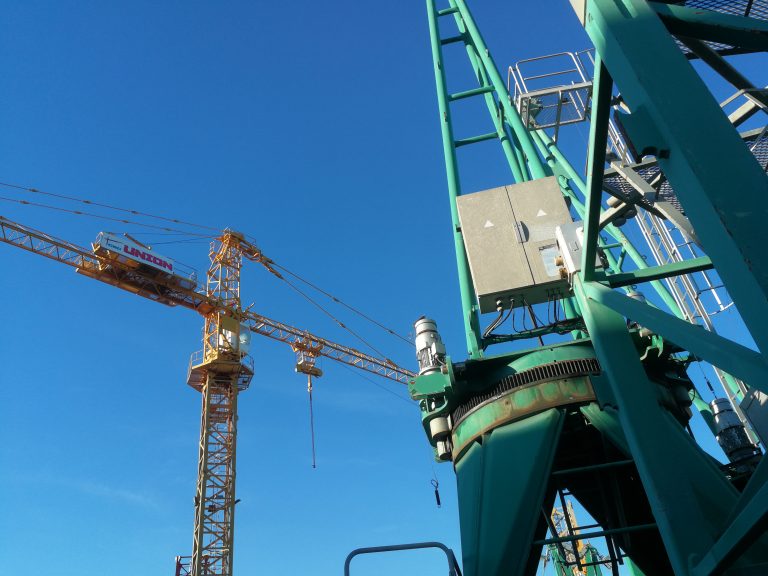 Montaje de una grúa torre