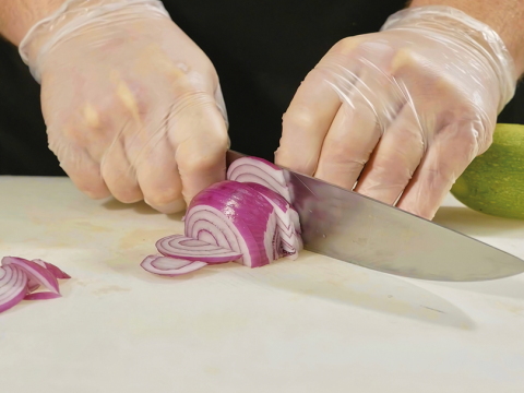Disposable vinyl gloves