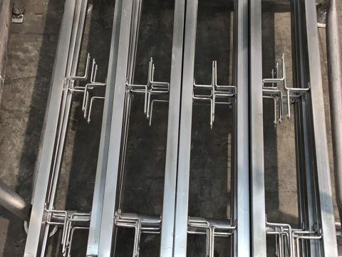 Adjustable guardrail posts