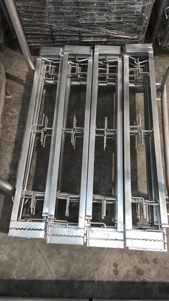 Adjustable guardrail posts