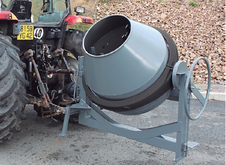 Agricultural concrete mixers