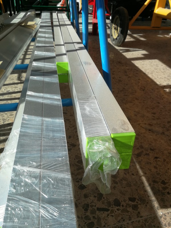 Aluminium screed rails