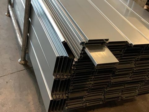 Metal toe board